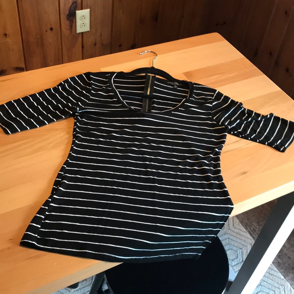 Sweet stretch tee by Green Envelope M